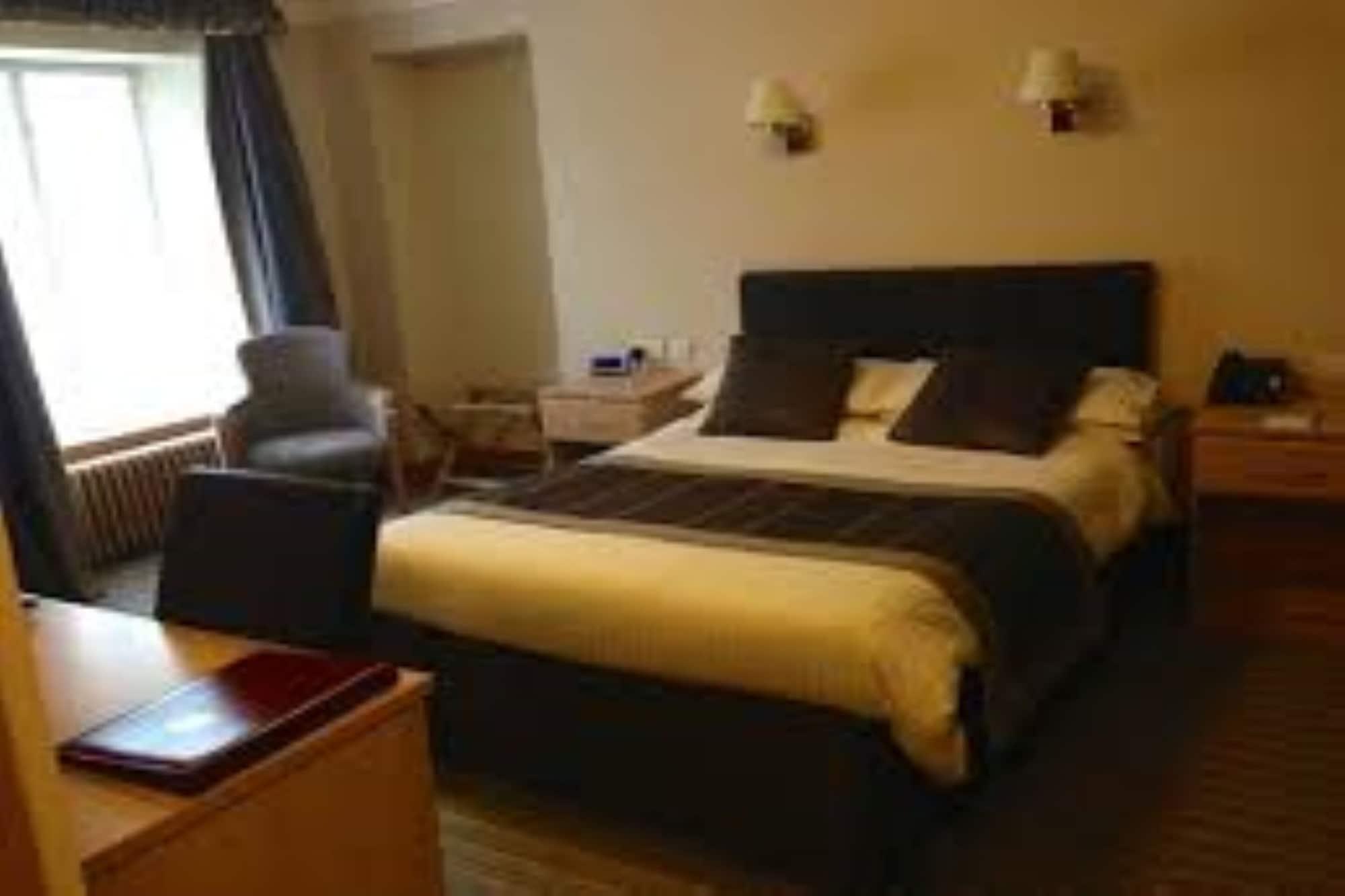 Burnett Arms Hotel Banchory Exteriör bild