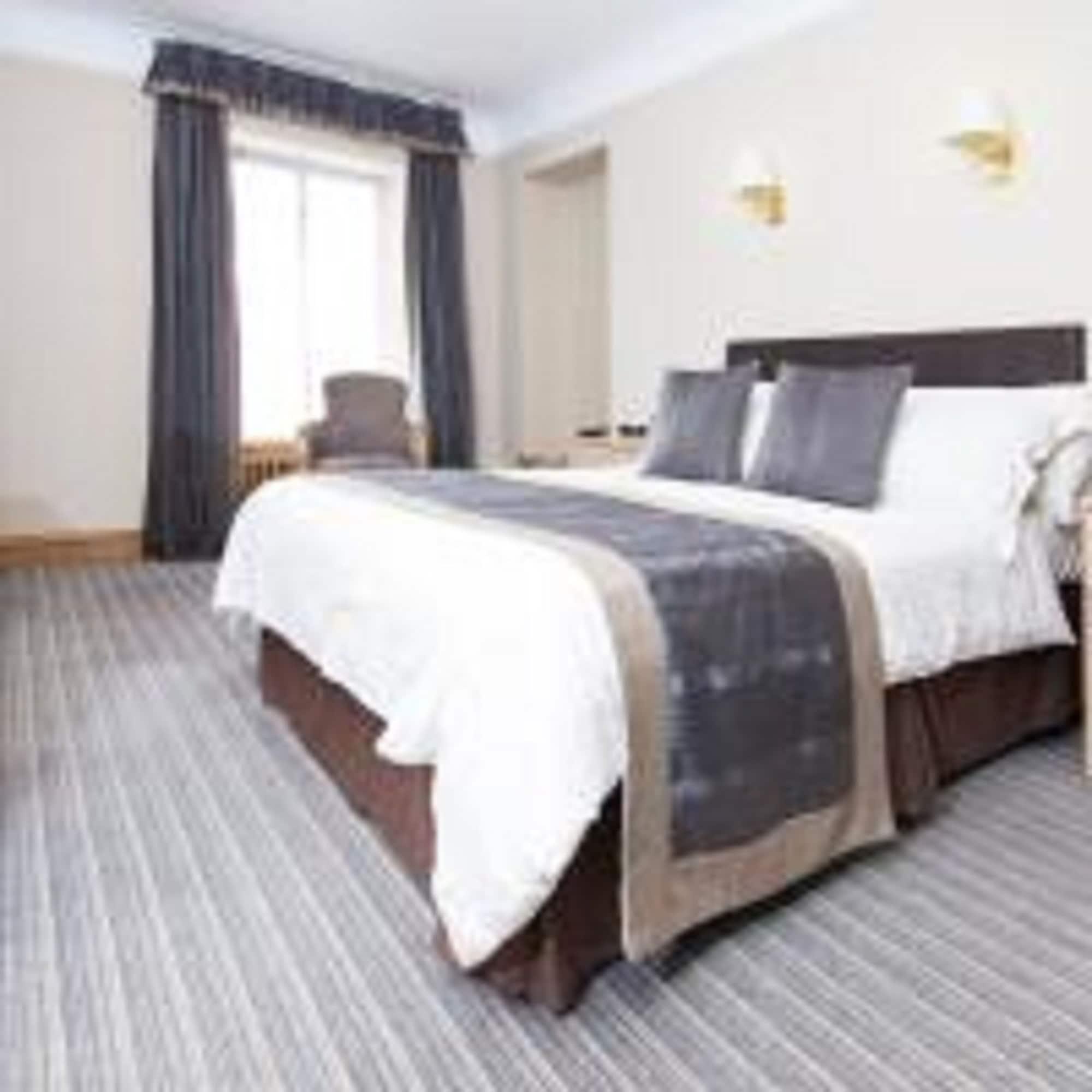 Burnett Arms Hotel Banchory Exteriör bild